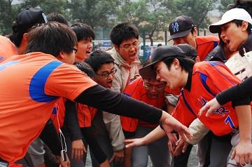 我校收获2008上海市学生运动会棒球比赛第三名